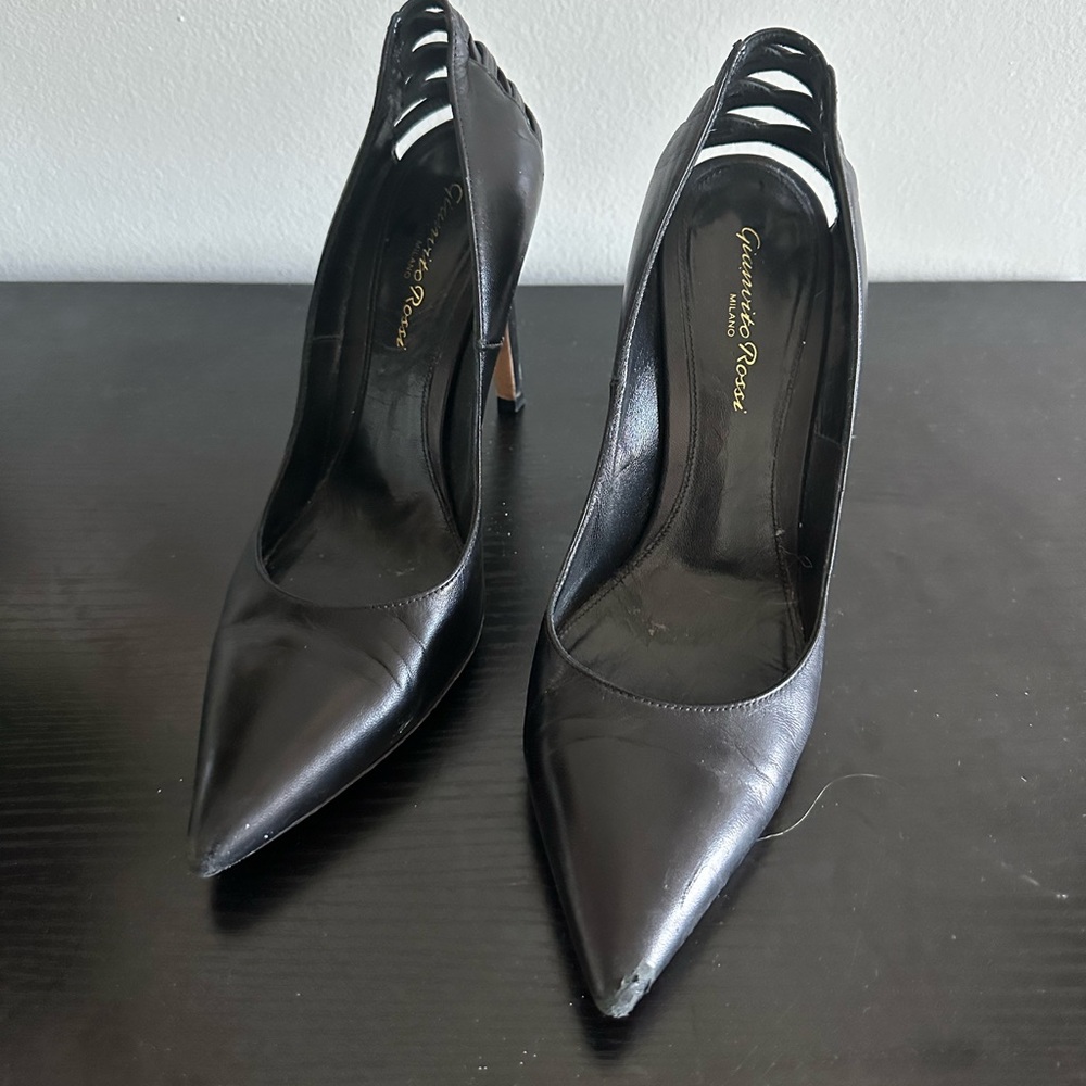 Gianvito Rossi Black leather pumps size 38